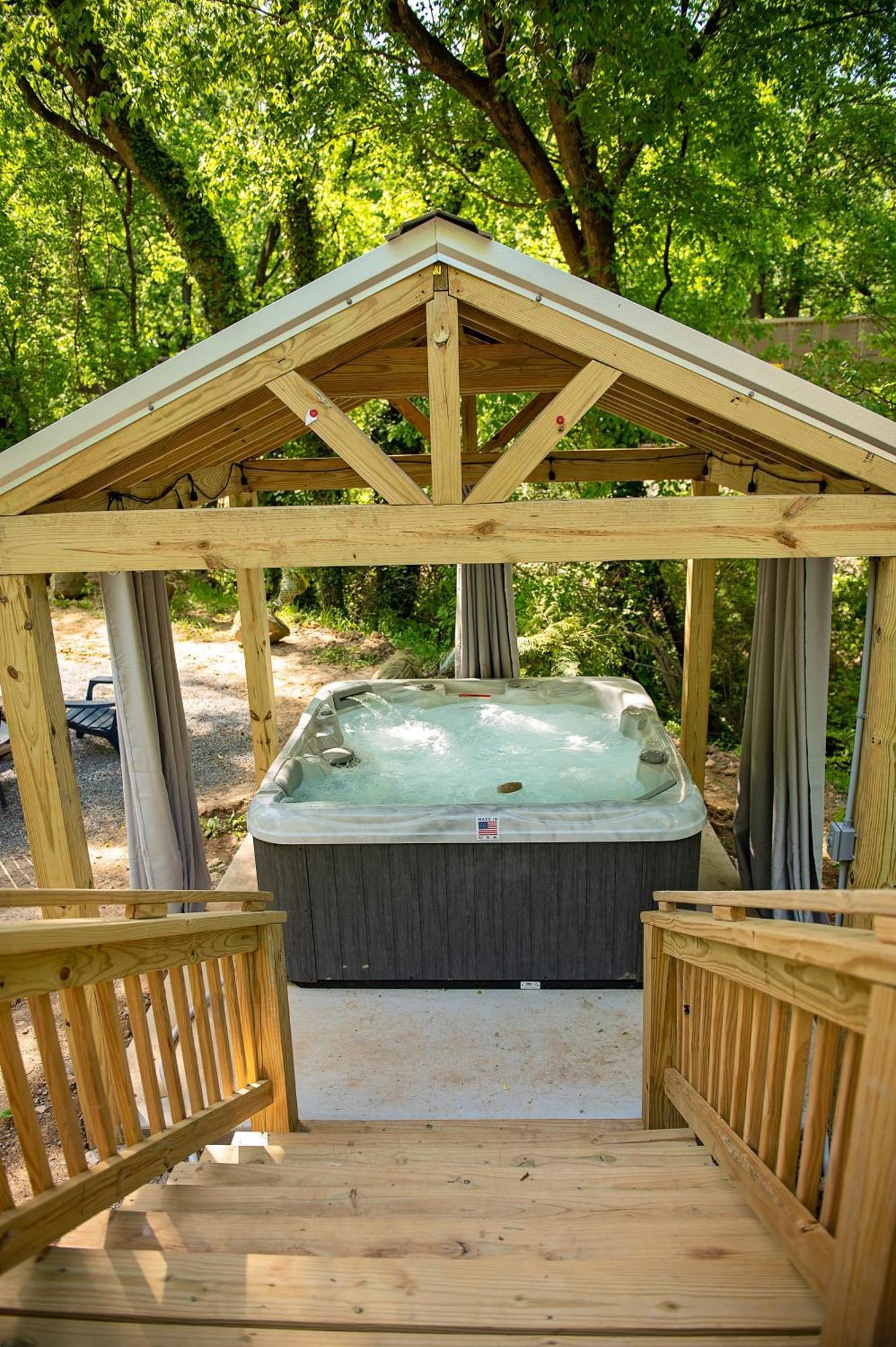 Meg Cabin Tiny Rustic Comfort On Lookout Mtn تشاتانوغا المظهر الخارجي الصورة
