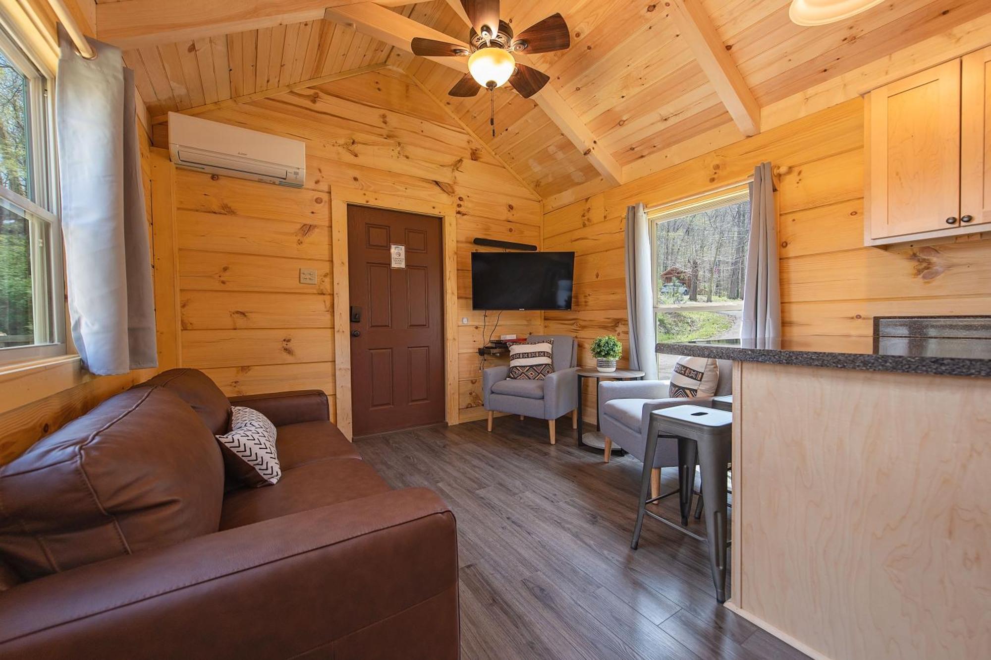 Meg Cabin Tiny Rustic Comfort On Lookout Mtn تشاتانوغا المظهر الخارجي الصورة